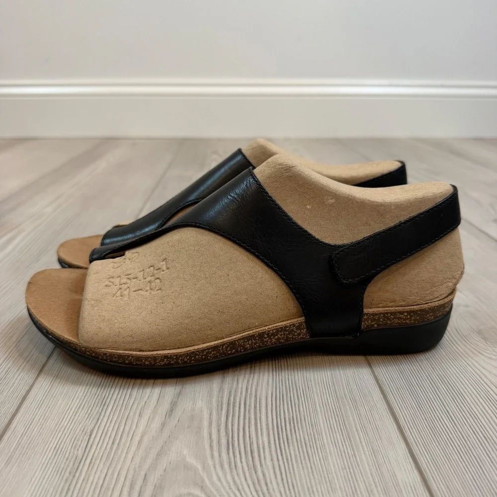 NEW Dansko Reece Black Waxy Burnished Leather Toe Loop Sandal Womens US 10 41